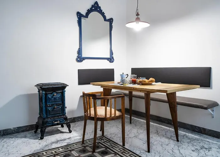 ベッド・アンド・ブレックファスト Bella